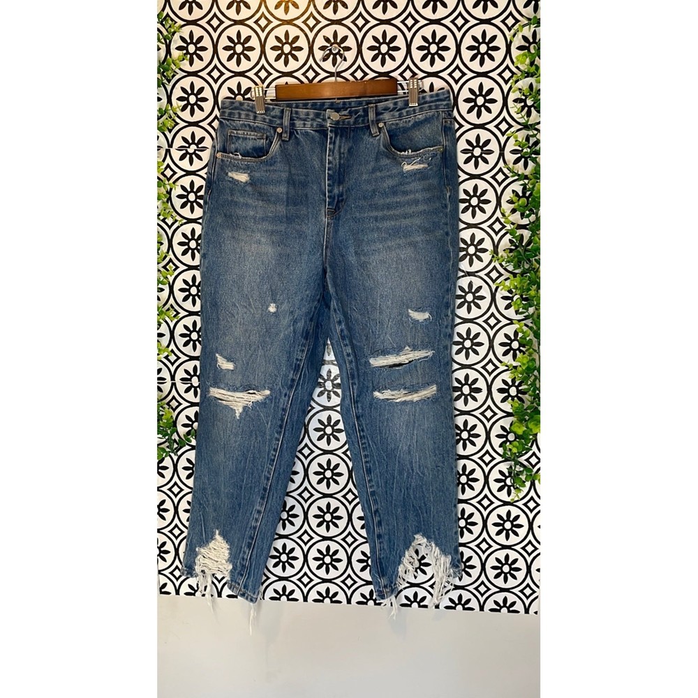 Blanknyc the Madison crop distressed chewed hem jeans size 31